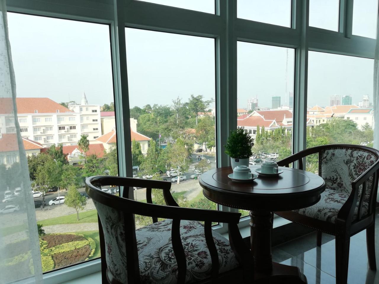 Tphd Hotel And Apartment Phnom Penh Bagian luar foto