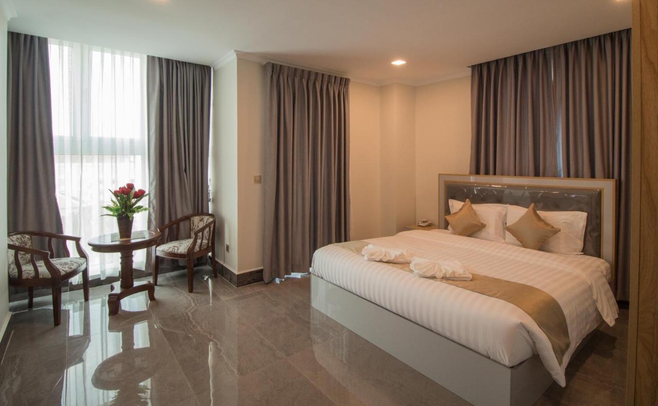 Tphd Hotel And Apartment Phnom Penh Bagian luar foto